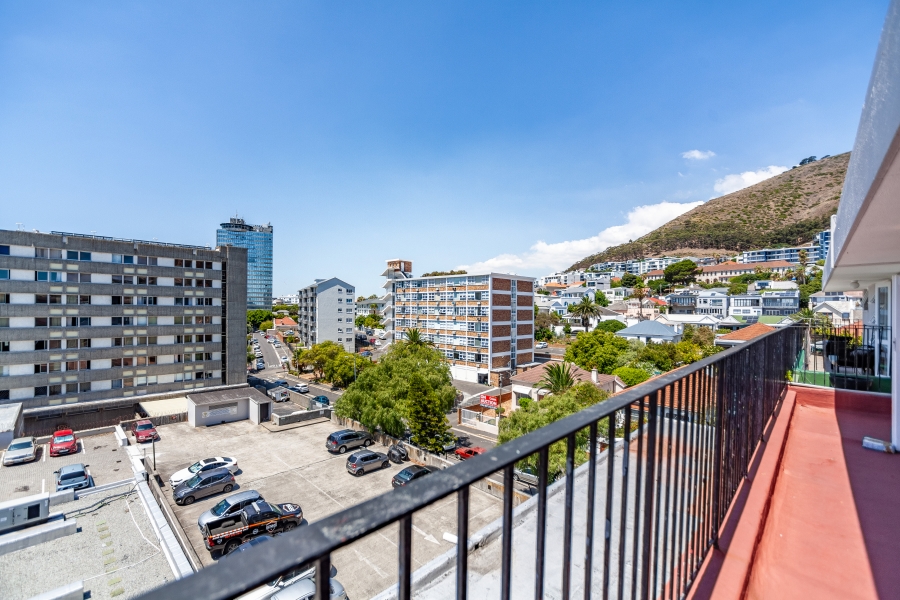 To Let 1 Bedroom Property for Rent in Sea Point Western Cape